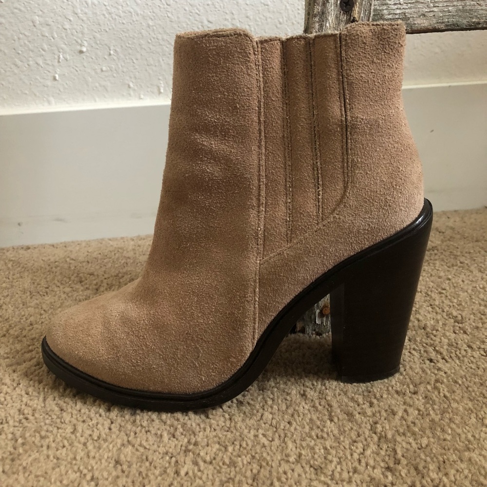 Tan suede Joie heels